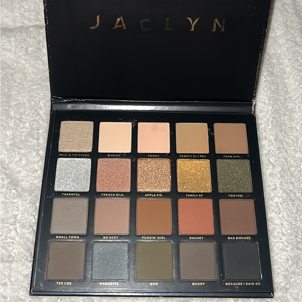 Jaclyn hill eyeshadow pallet